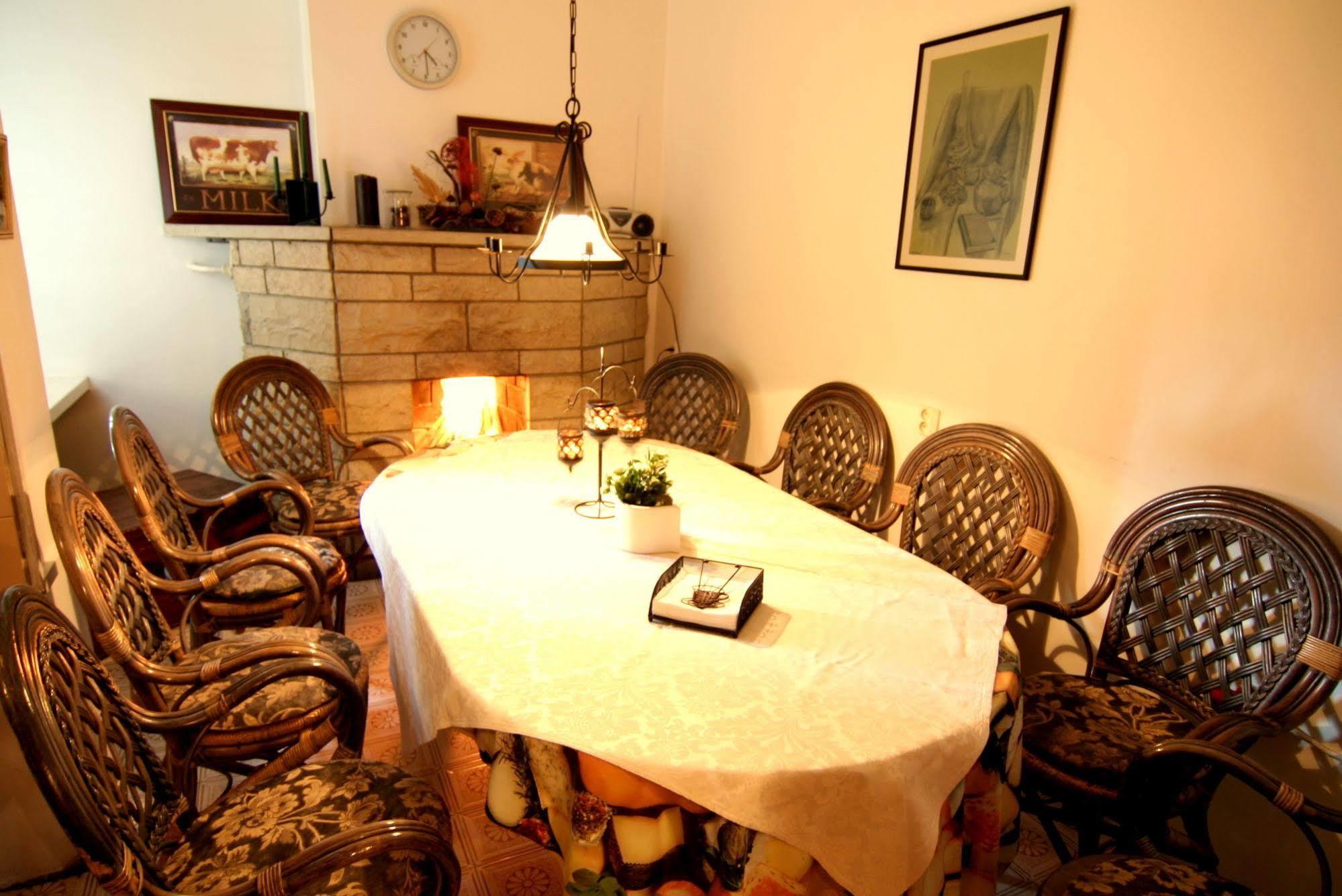 Oldhouse Hostel Tallinn Eksteriør billede